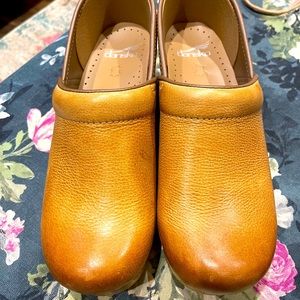 Dansko clogs new!